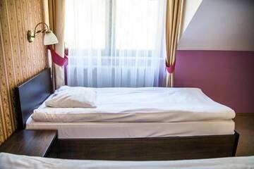Фото номера Двухместный номер с 1 кроватью или 2 отдельными кроватями Отель Hotel Korona г. Рыбник 13